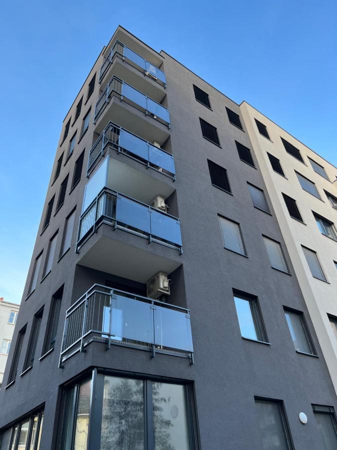 Elegant Escape Apartment II - City Centre 브라티슬라바 외부 사진